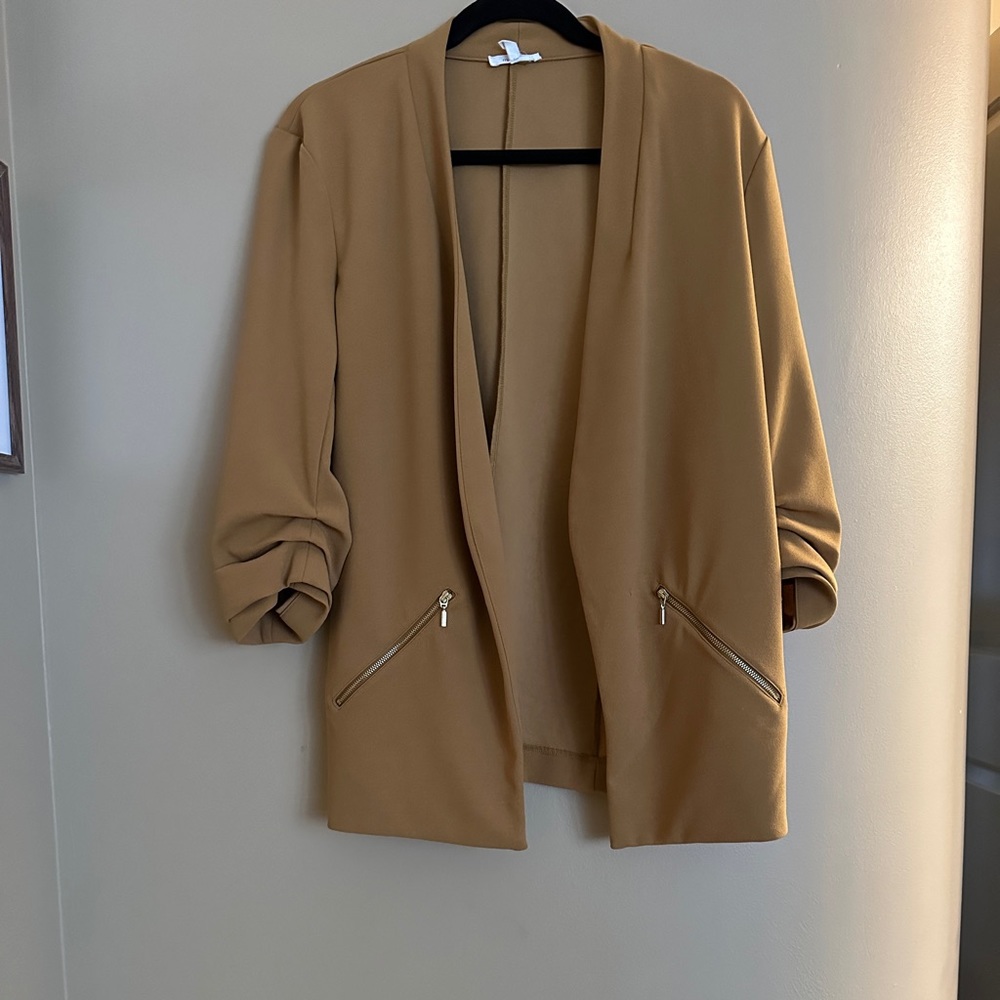 Mustard, yellow blazer